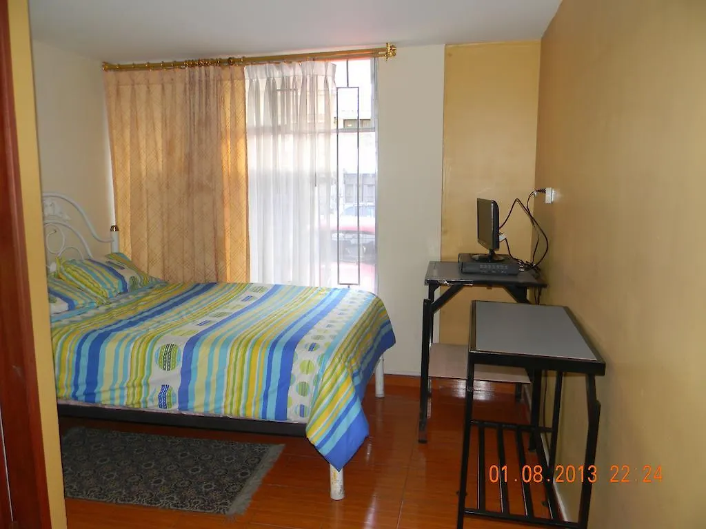 Hostal Isla Isabela Quito 2*,  Ecuador